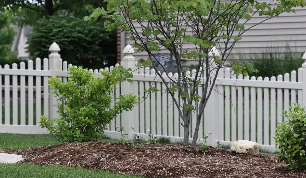 vinyl fence