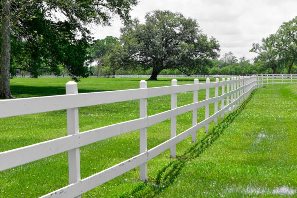 Rail Vinyl Fence